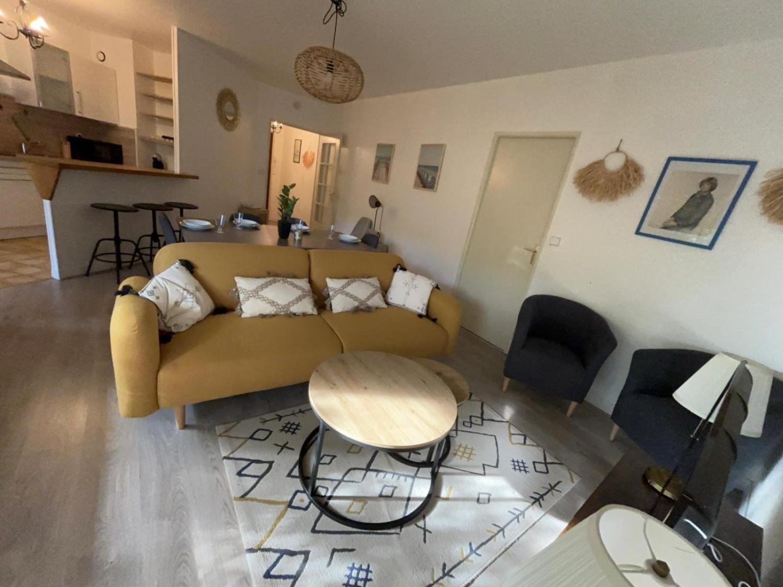 Appartement En Centre Ville Avec Cour Face Au Parc Pasteur オルレアン エクステリア 写真