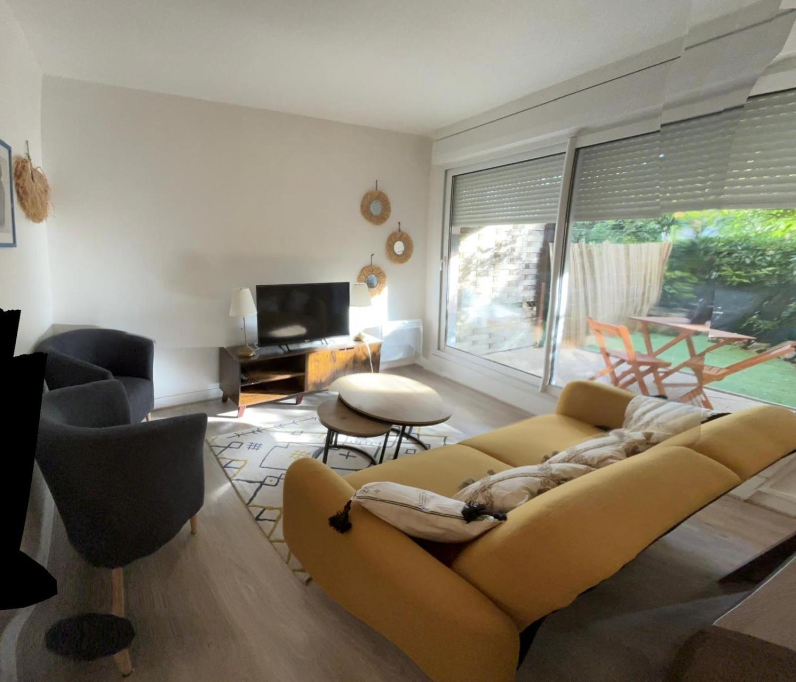 Appartement En Centre Ville Avec Cour Face Au Parc Pasteur オルレアン エクステリア 写真
