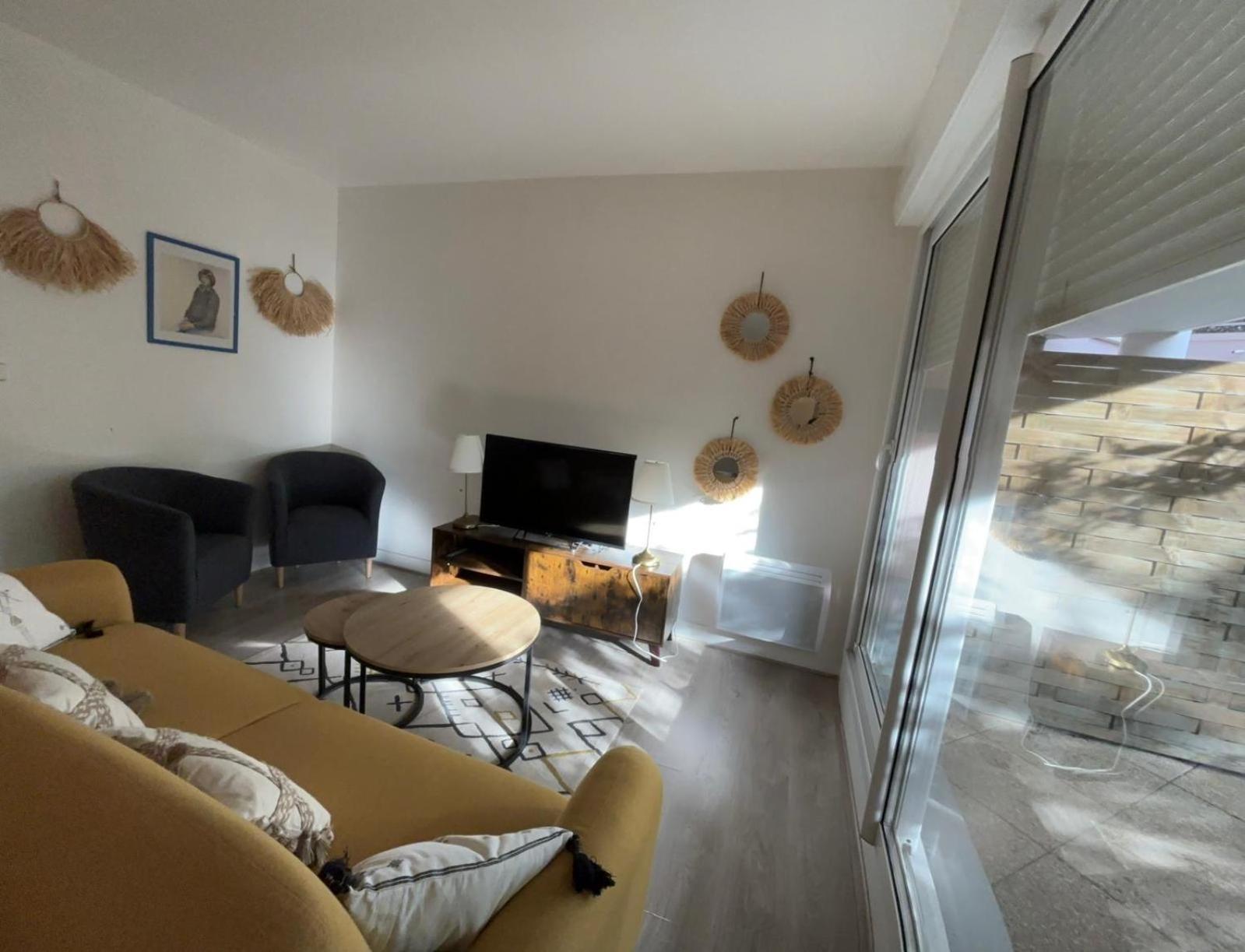 Appartement En Centre Ville Avec Cour Face Au Parc Pasteur オルレアン エクステリア 写真